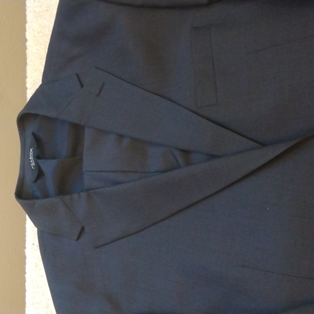 Like New Jos. A. Bank Solid Navy Blue Wool Traveler Suit 44R - Picture 6 of 11